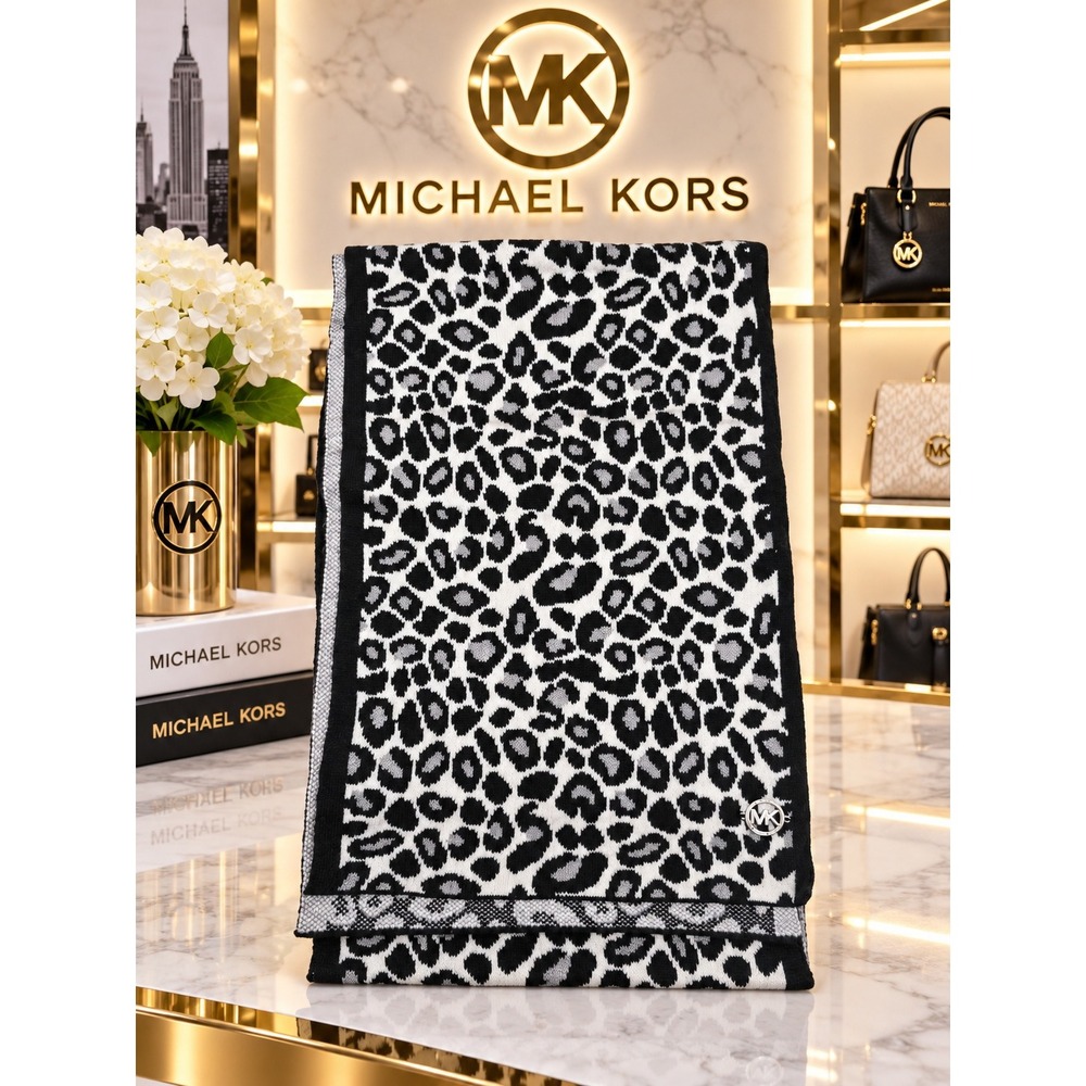 Michael Kors Leopard Print Knit Scarf Black White Grey MK Logo 538168 NEW